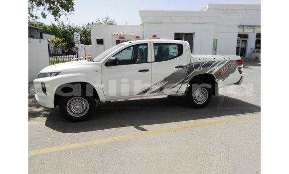 Acheter Import Voiture Mitsubishi L200 Blanc à Import - Dubai, Comté de Bomi Acheter Import Voiture Mitsubishi L200 Blanc à Import - Dubai, Comté de Bomi