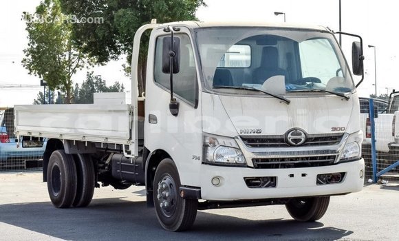 Buy Import Hino 300 Series White Truck in Import - Dubai in Bomi County