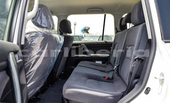 Acheter Neuf Voiture Toyota Land Cruiser Blanc à Barclayville, Grand Kru County Acheter Neuf Voiture Toyota Land Cruiser Blanc à Barclayville, Grand Kru County