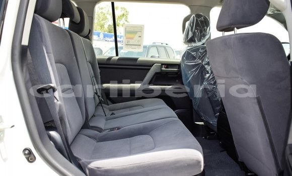 Acheter Neuf Voiture Toyota Land Cruiser Blanc à Barclayville, Grand Kru County Acheter Neuf Voiture Toyota Land Cruiser Blanc à Barclayville, Grand Kru County