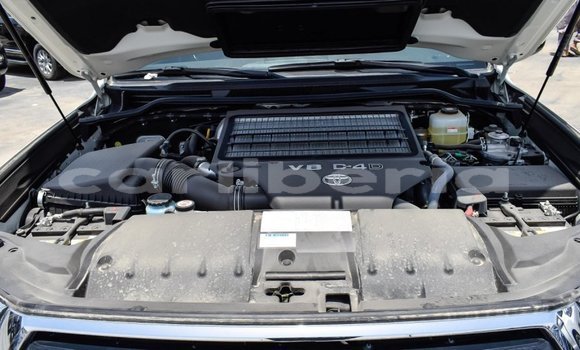 Acheter Neuf Voiture Toyota Land Cruiser Blanc à Barclayville, Grand Kru County Acheter Neuf Voiture Toyota Land Cruiser Blanc à Barclayville, Grand Kru County