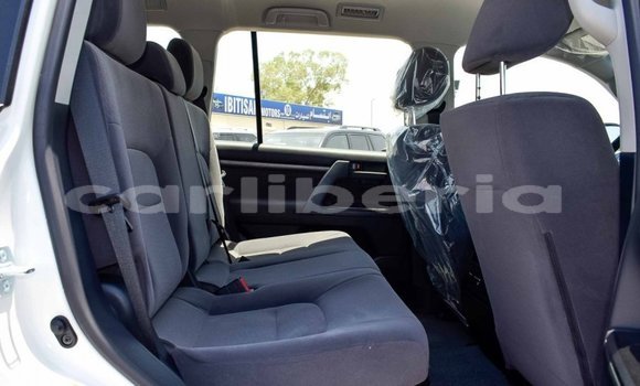 Acheter Neuf Voiture Toyota Land Cruiser Blanc à Barclayville, Grand Kru County Acheter Neuf Voiture Toyota Land Cruiser Blanc à Barclayville, Grand Kru County