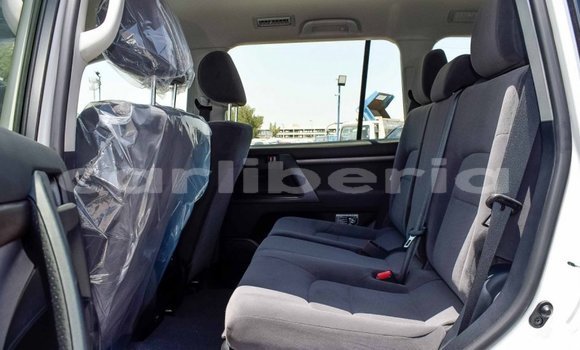 Acheter Neuf Voiture Toyota Land Cruiser Blanc à Barclayville, Grand Kru County Acheter Neuf Voiture Toyota Land Cruiser Blanc à Barclayville, Grand Kru County