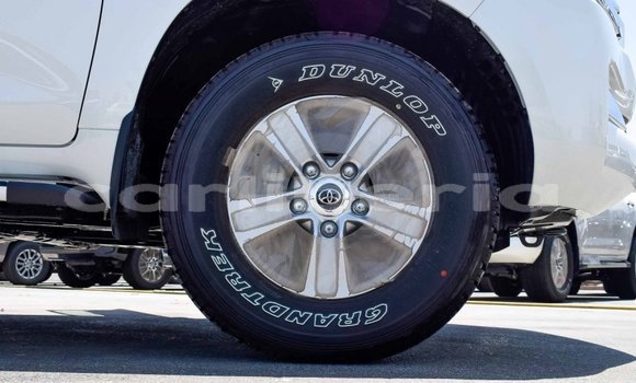 Acheter Neuf Voiture Toyota Land Cruiser Blanc à Barclayville, Grand Kru County Acheter Neuf Voiture Toyota Land Cruiser Blanc à Barclayville, Grand Kru County
