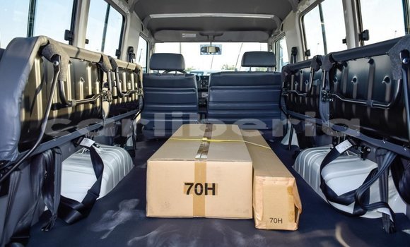 Acheter Neuf Voiture Toyota Land Cruiser Blanc à Barclayville, Grand Kru County Acheter Neuf Voiture Toyota Land Cruiser Blanc à Barclayville, Grand Kru County