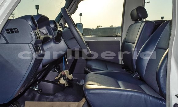 Acheter Neuf Voiture Toyota Land Cruiser Blanc à Barclayville, Grand Kru County Acheter Neuf Voiture Toyota Land Cruiser Blanc à Barclayville, Grand Kru County