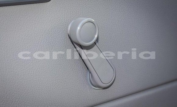 Acheter Neuf Voiture Toyota Land Cruiser Blanc à Barclayville, Grand Kru County Acheter Neuf Voiture Toyota Land Cruiser Blanc à Barclayville, Grand Kru County