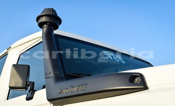 Acheter Neuf Voiture Toyota Land Cruiser Blanc à Barclayville, Grand Kru County Acheter Neuf Voiture Toyota Land Cruiser Blanc à Barclayville, Grand Kru County