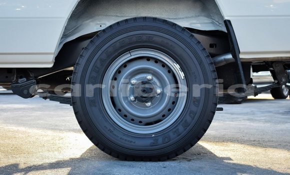 Acheter Neuf Voiture Toyota Land Cruiser Blanc à Barclayville, Grand Kru County Acheter Neuf Voiture Toyota Land Cruiser Blanc à Barclayville, Grand Kru County