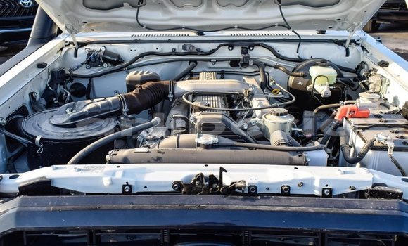 Acheter Neuf Voiture Toyota Land Cruiser Blanc à Barclayville, Grand Kru County Acheter Neuf Voiture Toyota Land Cruiser Blanc à Barclayville, Grand Kru County