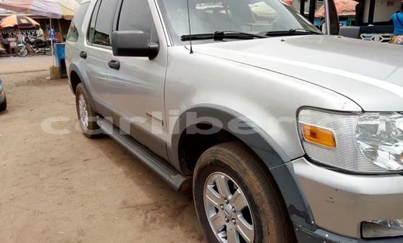 Buy Used Ford Explorer Silver Car in Bensonville in Montserrado County Buy Used Ford Explorer Silver Car in Bensonville in Montserrado County