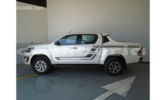 Acheter Import Voiture Toyota Hilux Blanc à Import - Dubai, Comté de Bomi Acheter Import Voiture Toyota Hilux Blanc à Import - Dubai, Comté de Bomi