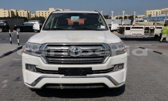 Acheter Import Voiture Toyota Land Cruiser Blanc à Import - Dubai, Comté de Bomi Acheter Import Voiture Toyota Land Cruiser Blanc à Import - Dubai, Comté de Bomi