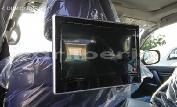 Acheter Import Voiture Toyota Land Cruiser Blanc à Import - Dubai, Comté de Bomi Acheter Import Voiture Toyota Land Cruiser Blanc à Import - Dubai, Comté de Bomi