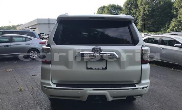 Buy Used Toyota 4Runner White Car in Monrovia in Montserrado County Buy Used Toyota 4Runner White Car in Monrovia in Montserrado County