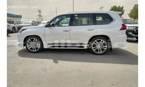 Acheter Import Voiture Lexus LX Blanc à Import - Dubai, Comté de Bomi Acheter Import Voiture Lexus LX Blanc à Import - Dubai, Comté de Bomi