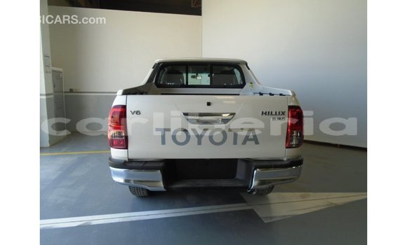 Acheter Import Voiture Toyota Hilux Blanc à Import - Dubai, Comté de Bomi Acheter Import Voiture Toyota Hilux Blanc à Import - Dubai, Comté de Bomi