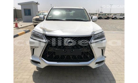 Acheter Import Voiture Lexus LX Blanc à Import - Dubai, Comté de Bomi Acheter Import Voiture Lexus LX Blanc à Import - Dubai, Comté de Bomi