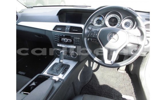 Buy Import Mercedes-Benz 190 White Car in Import - Dubai in Bomi County Buy Import Mercedes-Benz 190 White Car in Import - Dubai in Bomi County
