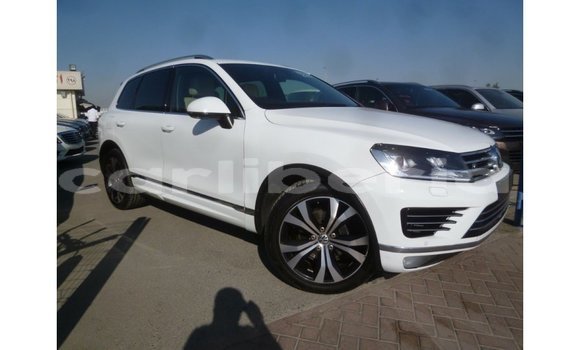 Buy Import Volkswagen Touareg White Car in Import - Dubai in Bomi County