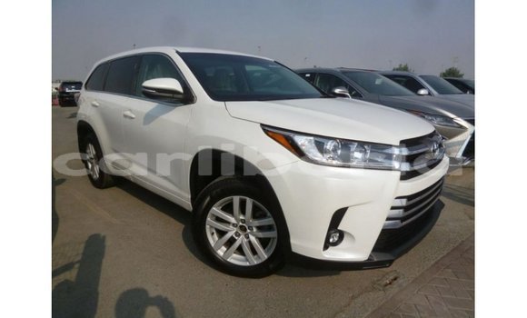 Buy Import Toyota Kluger White Car in Import - Dubai in Bomi County Buy Import Toyota Kluger White Car in Import - Dubai in Bomi County
