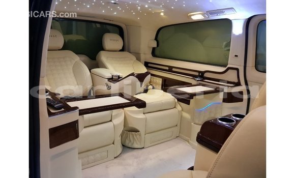 Acheter Import Voiture Mercedes-Benz 250 Noir à Import - Dubai, Comté de Bomi Acheter Import Voiture Mercedes-Benz 250 Noir à Import - Dubai, Comté de Bomi