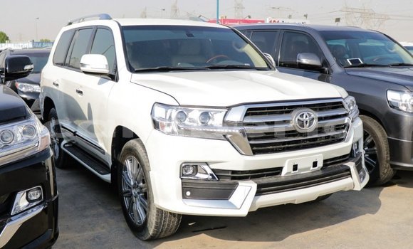 Acheter Import Voiture Toyota Land Cruiser Blanc à Import - Dubai, Comté de Bomi Acheter Import Voiture Toyota Land Cruiser Blanc à Import - Dubai, Comté de Bomi