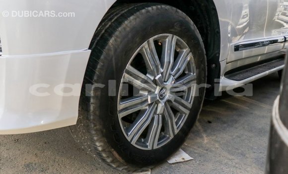 Acheter Import Voiture Toyota Land Cruiser Blanc à Import - Dubai, Comté de Bomi Acheter Import Voiture Toyota Land Cruiser Blanc à Import - Dubai, Comté de Bomi
