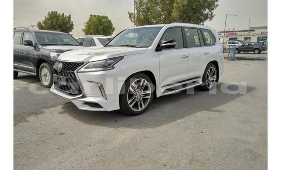 Acheter Import Voiture Lexus LX Blanc à Import - Dubai, Comté de Bomi Acheter Import Voiture Lexus LX Blanc à Import - Dubai, Comté de Bomi