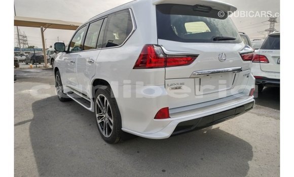 Acheter Import Voiture Lexus LX Blanc à Import - Dubai, Comté de Bomi Acheter Import Voiture Lexus LX Blanc à Import - Dubai, Comté de Bomi