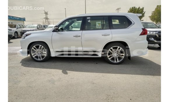 Acheter Import Voiture Lexus LX Blanc à Import - Dubai, Comté de Bomi Acheter Import Voiture Lexus LX Blanc à Import - Dubai, Comté de Bomi