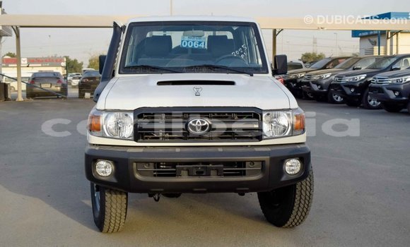 Acheter Import Voiture Toyota Land Cruiser Blanc à Import - Dubai, Comté de Bomi Acheter Import Voiture Toyota Land Cruiser Blanc à Import - Dubai, Comté de Bomi