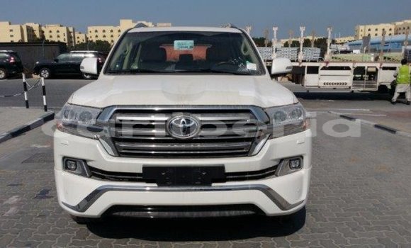 Acheter Import Voiture Toyota Land Cruiser Blanc à Import - Dubai, Comté de Bomi Acheter Import Voiture Toyota Land Cruiser Blanc à Import - Dubai, Comté de Bomi