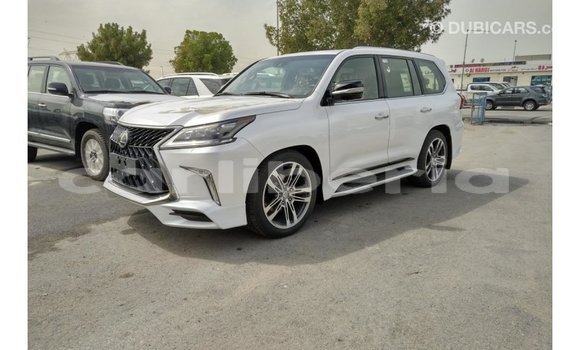 Acheter Import Voiture Lexus LX Blanc à Import - Dubai, Comté de Bomi Acheter Import Voiture Lexus LX Blanc à Import - Dubai, Comté de Bomi