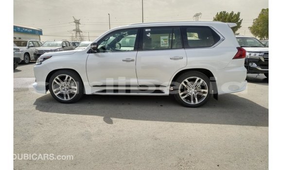 Acheter Import Voiture Lexus LX Blanc à Import - Dubai, Comté de Bomi Acheter Import Voiture Lexus LX Blanc à Import - Dubai, Comté de Bomi
