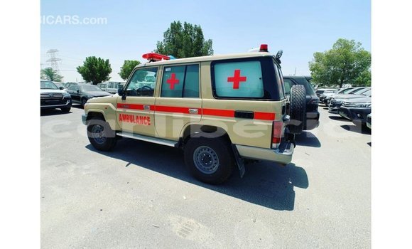 Acheter Import Voiture Toyota Land Cruiser Beige à Import - Dubai, Comté de Bomi Acheter Import Voiture Toyota Land Cruiser Beige à Import - Dubai, Comté de Bomi