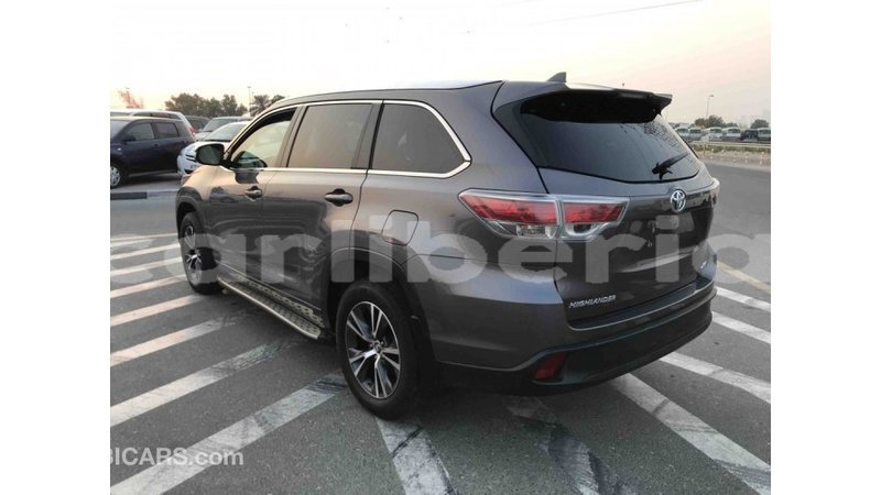 Big with watermark toyota highlander bomi county import dubai 1665