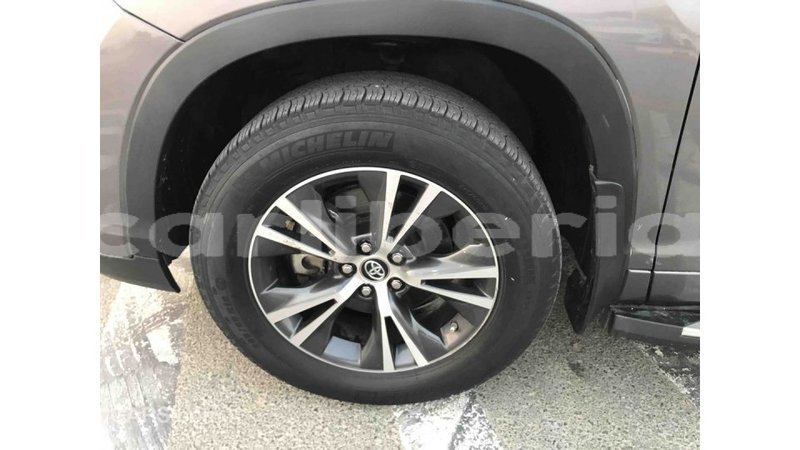 Big with watermark toyota highlander bomi county import dubai 1665