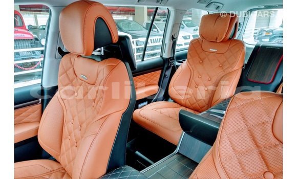 Acheter Import Voiture Toyota Land Cruiser Noir à Import - Dubai, Comté de Bomi Acheter Import Voiture Toyota Land Cruiser Noir à Import - Dubai, Comté de Bomi
