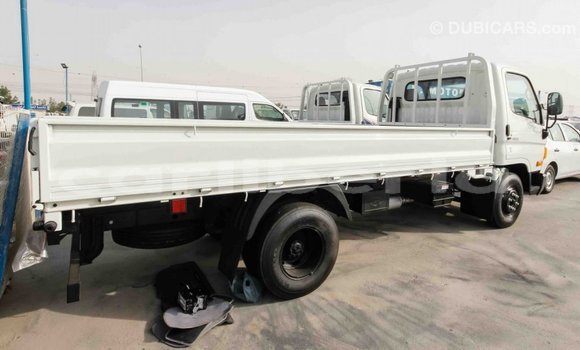 Buy Import Hyundai Accent White Car in Import - Dubai in Bomi County Buy Import Hyundai Accent White Car in Import - Dubai in Bomi County