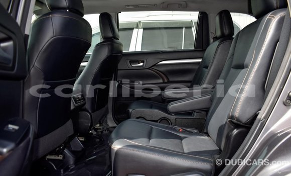 Buy Import Toyota Highlander Other Car in Import - Dubai in Bomi County Buy Import Toyota Highlander Other Car in Import - Dubai in Bomi County