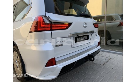 Acheter Import Voiture Lexus LX Blanc à Import - Dubai, Comté de Bomi Acheter Import Voiture Lexus LX Blanc à Import - Dubai, Comté de Bomi