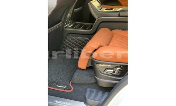 Acheter Import Voiture Lexus LX Blanc à Import - Dubai, Comté de Bomi Acheter Import Voiture Lexus LX Blanc à Import - Dubai, Comté de Bomi