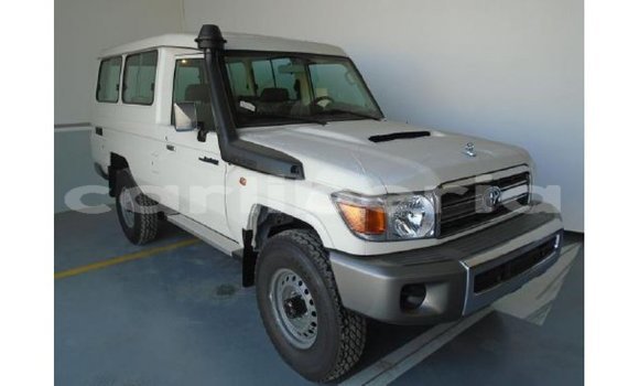 Buy Import Abarth 595 White Car in Import - Dubai in Bomi County