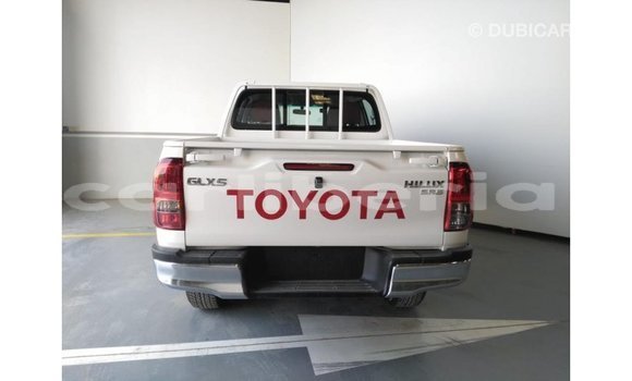 Acheter Import Voiture Toyota Hilux Blanc à Import - Dubai, Comté de Bomi Acheter Import Voiture Toyota Hilux Blanc à Import - Dubai, Comté de Bomi