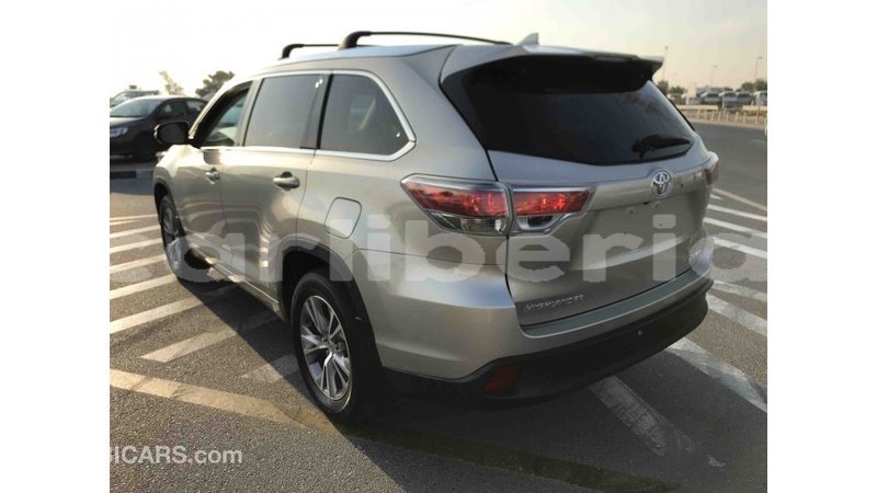 Big with watermark toyota highlander bomi county import dubai 1854
