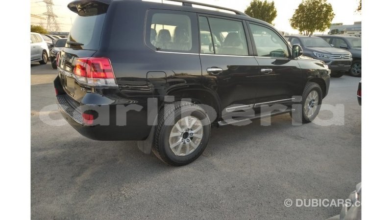 Big with watermark toyota land cruiser bomi county import dubai 1862