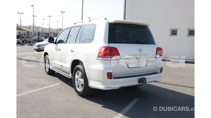 Big with watermark toyota land cruiser bomi county import dubai 1873