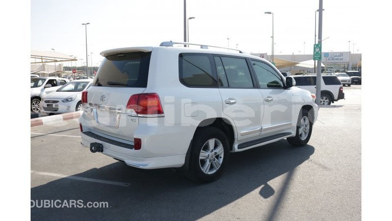 Big with watermark toyota land cruiser bomi county import dubai 1873