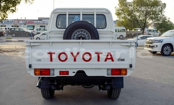 Acheter Import Voiture Toyota Land Cruiser Blanc à Import - Dubai, Comté de Bomi Acheter Import Voiture Toyota Land Cruiser Blanc à Import - Dubai, Comté de Bomi